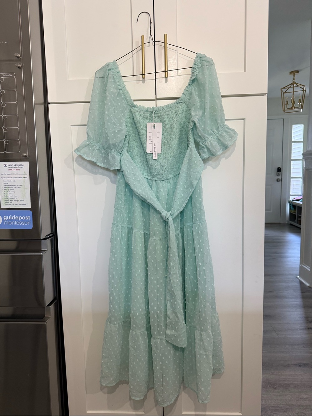 New with tag Mint Puff-Sleeve Swiss Dot Midi Dress